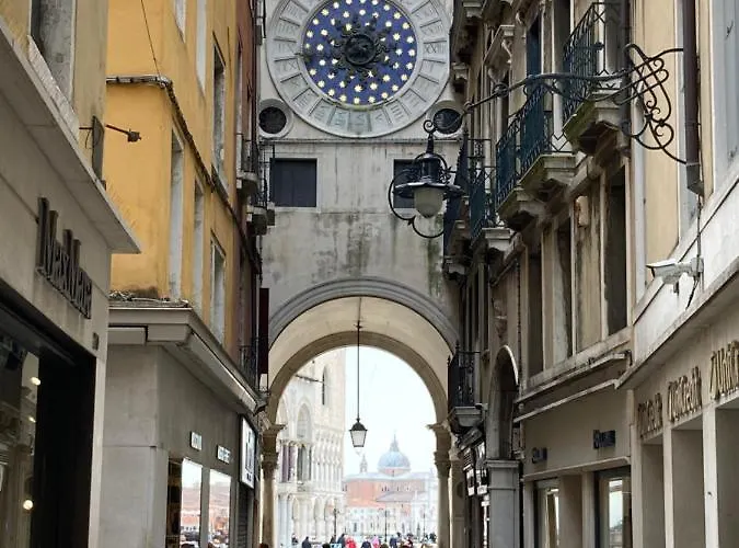 Appartement ,ghetto,biennale, Campo Maddalena Venetië