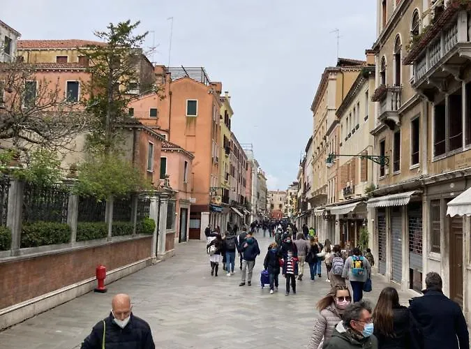 Appartement ,ghetto,biennale, Campo Maddalena Venetië