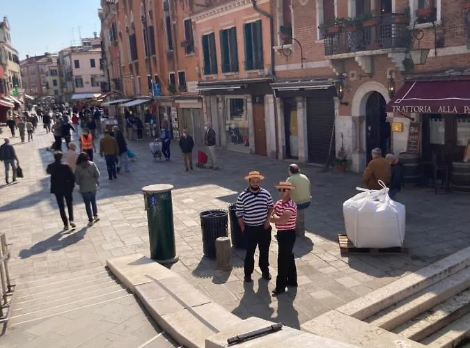 Appartement ,ghetto,biennale, Campo Maddalena Venetië